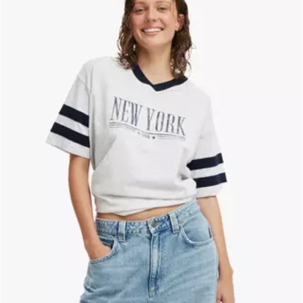 Urban Outfitters Women's Graphic Tee